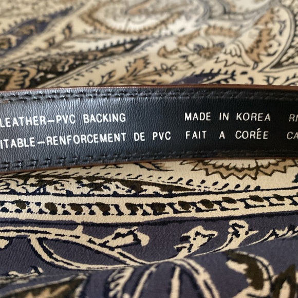 Liz Claiborne brown embossed belt 31.5-35.5” - Picture 3 of 4